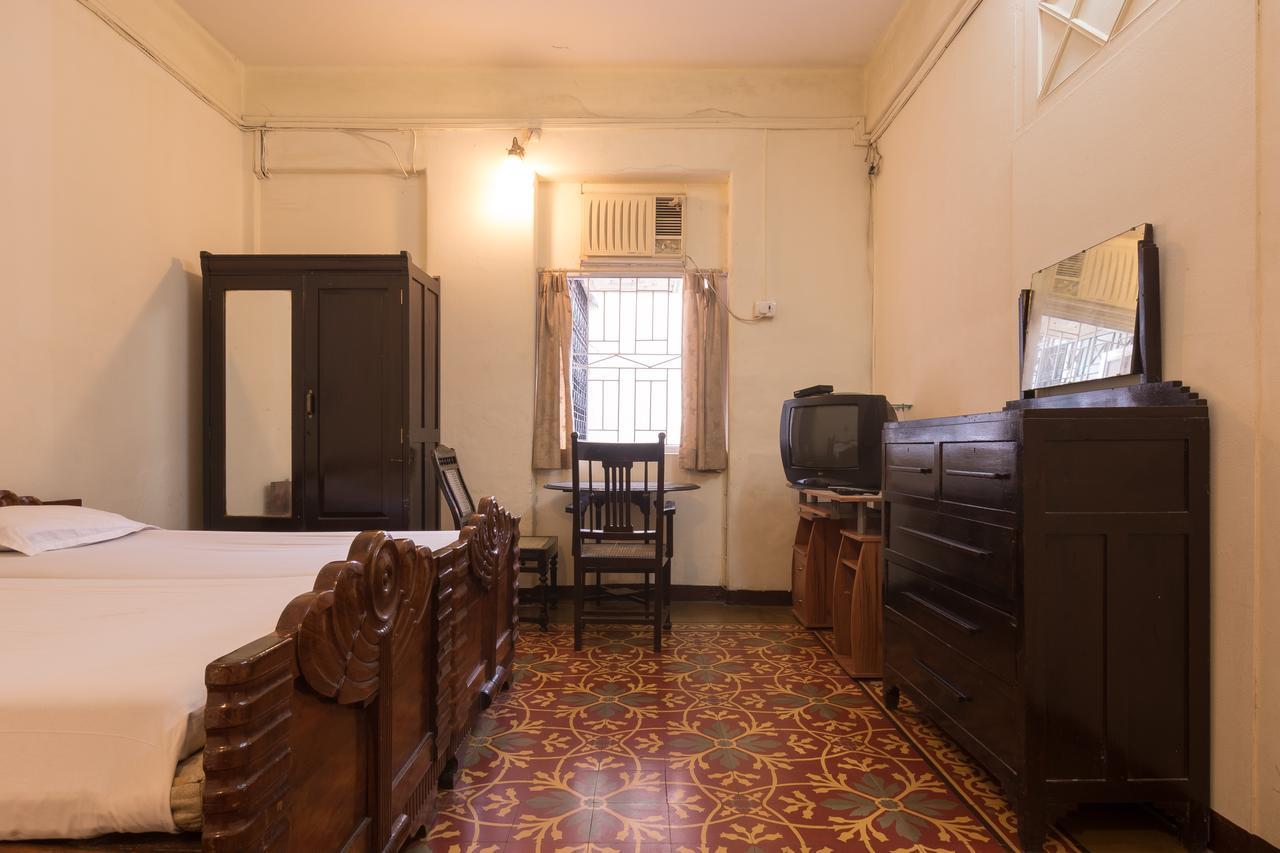 Bed And Breakfast At Colaba Bombaim Exterior foto